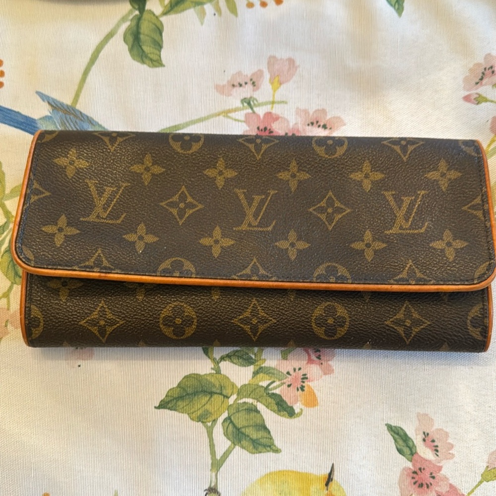 Monogram pochette Louis Vuitton vintage